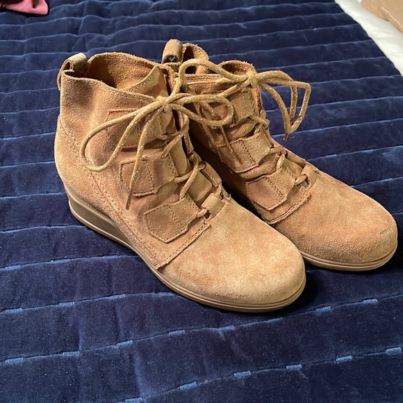 Sorel boots - tan - size 8 1/2 - Picture 1 of 7